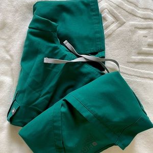 Hunter Green FIGS scrubs (SMALL)